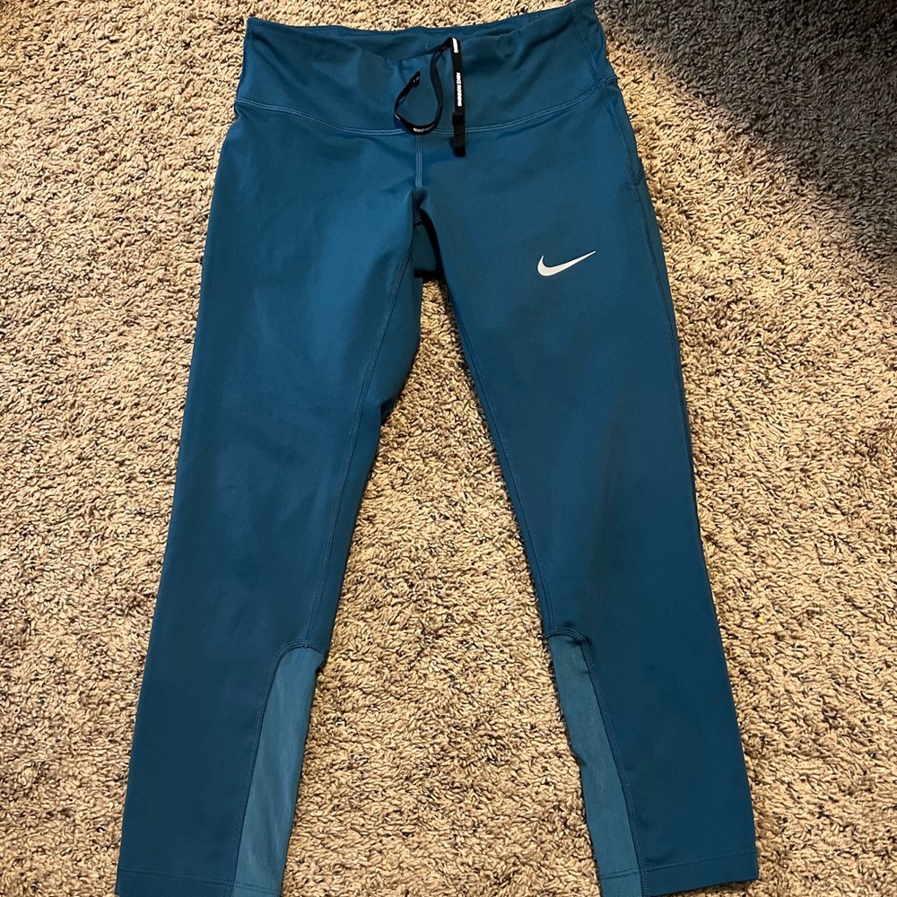 Nike cropped leggings